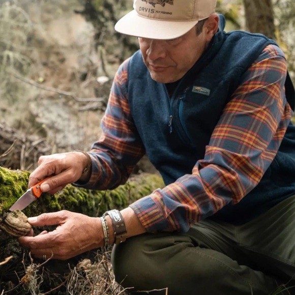 NWT Men's Navy Blue Orvis R65 “Ink” Recycled Sweater Fleece Full Zipper Vest - Picture 2 of 3